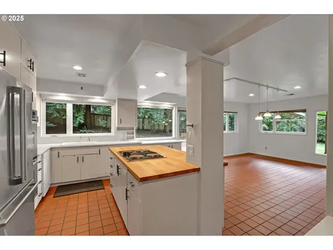 155 SW Midvale Road Portland OR 97219