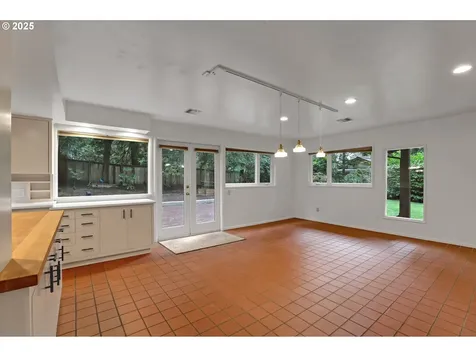 155 SW Midvale Road Portland OR 97219