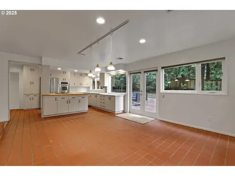 155 SW Midvale Road Portland OR 97219