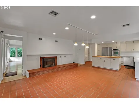 155 SW Midvale Road Portland OR 97219