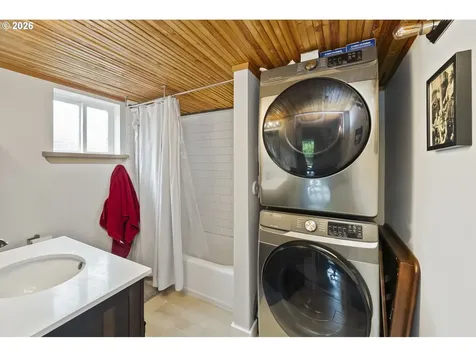 6516 NE 23rd Avenue Portland OR 97211