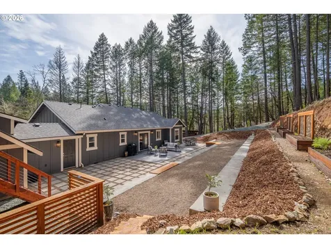 322 Round Prairie Road Wilderville OR 97543