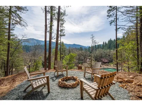 322 Round Prairie Road Wilderville OR 97543