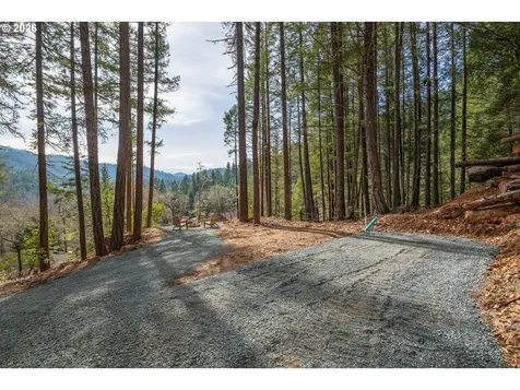 322 Round Prairie Road Wilderville OR 97543