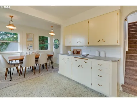 6416 SE Scott Drive Portland OR 97215