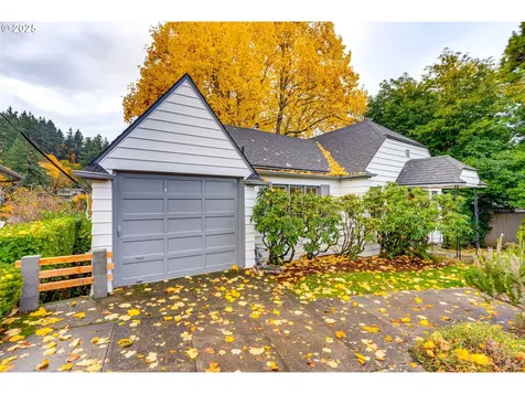 6416 SE Scott Drive Portland OR 97215