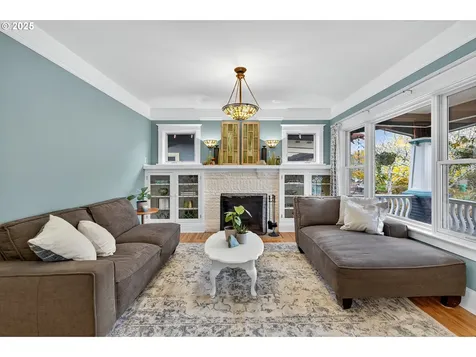 1839 SE 42nd Avenue Portland OR 97215