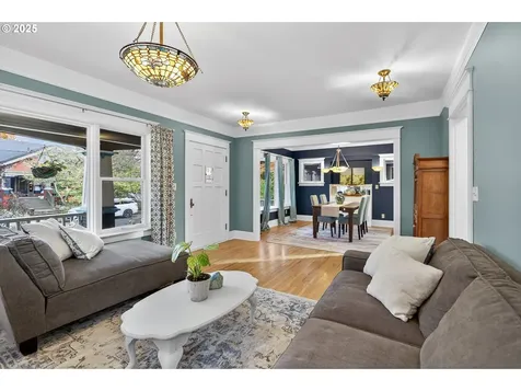 1839 SE 42nd Avenue Portland OR 97215