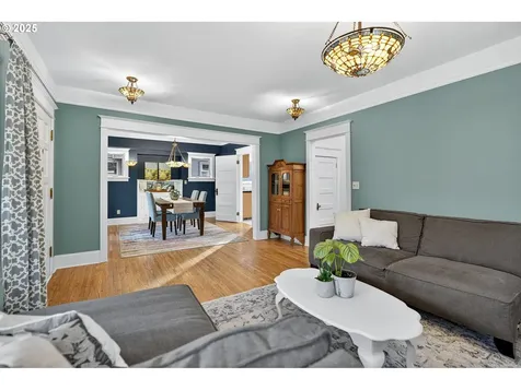 1839 SE 42nd Avenue Portland OR 97215