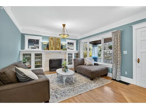 1839 SE 42nd Avenue Portland OR 97215