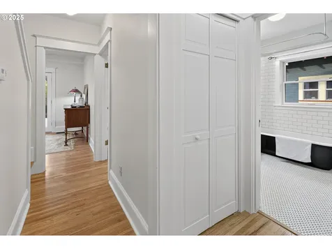 1839 SE 42nd Avenue Portland OR 97215