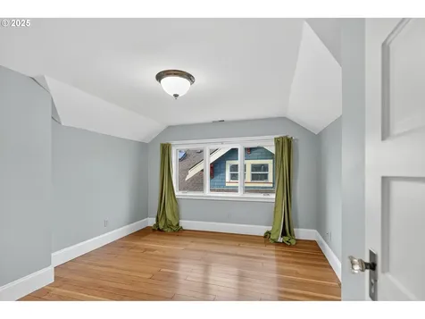 1839 SE 42nd Avenue Portland OR 97215