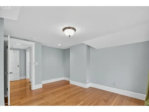 1839 SE 42nd Avenue Portland OR 97215