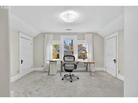 1839 SE 42nd Avenue Portland OR 97215