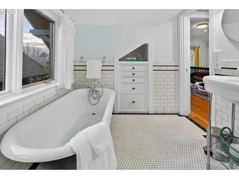1839 SE 42nd Avenue Portland OR 97215