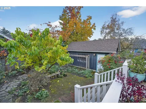 1839 SE 42nd Avenue Portland OR 97215