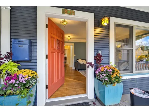 1839 SE 42nd Avenue Portland OR 97215