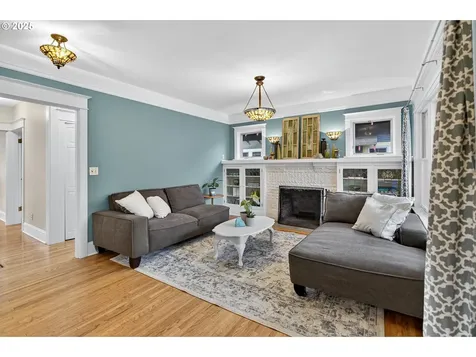 1839 SE 42nd Avenue Portland OR 97215