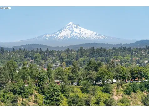 841 S Gaines Street Portland OR 97239
