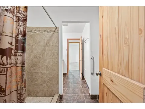 24458 Panther Creek Road Veneta OR 97487