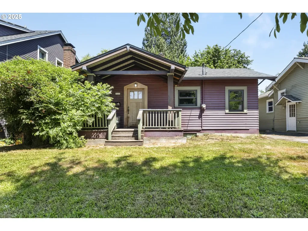 3955 SE Kelly Street Portland OR 97202