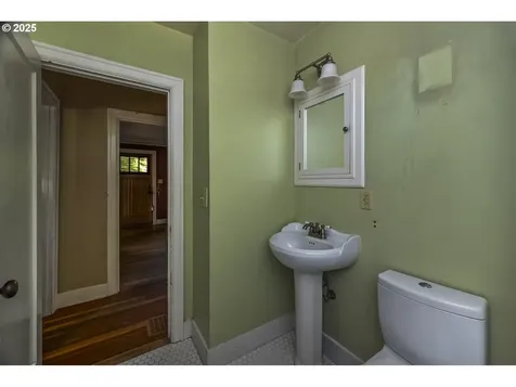 3955 SE Kelly Street Portland OR 97202