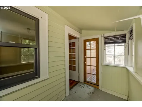 3955 SE Kelly Street Portland OR 97202