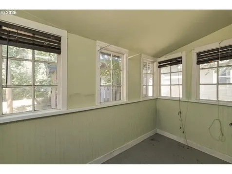 3955 SE Kelly Street Portland OR 97202