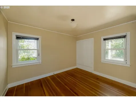 3955 SE Kelly Street Portland OR 97202