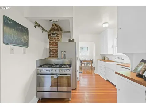 4326 SE Main Street Portland OR 97215