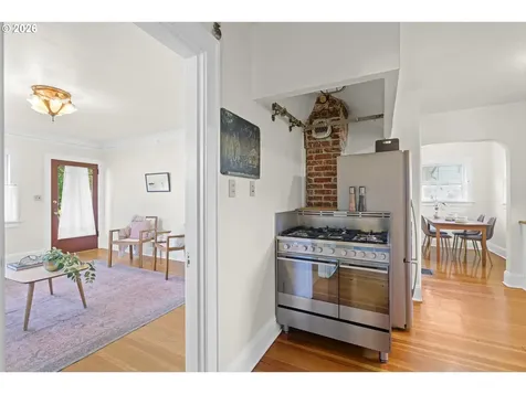 4326 SE Main Street Portland OR 97215