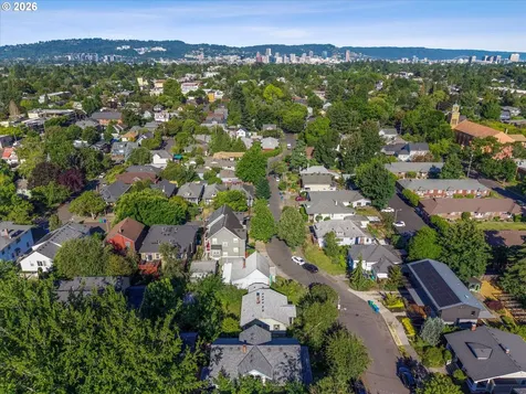4326 SE Main Street Portland OR 97215