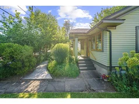4326 SE Main Street Portland OR 97215