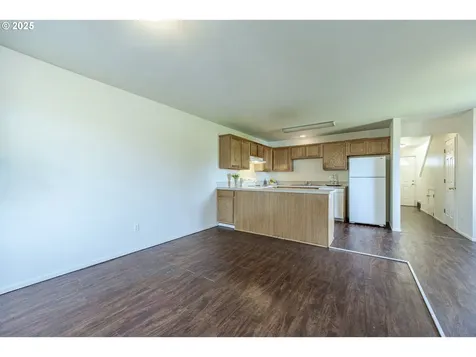 106/108 S 72nd Street Springfield OR 97478
