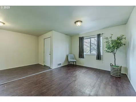 106/108 S 72nd Street Springfield OR 97478