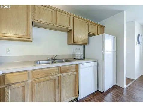 106/108 S 72nd Street Springfield OR 97478