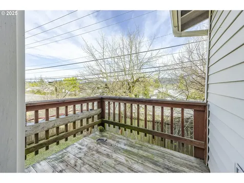 106/108 S 72nd Street Springfield OR 97478