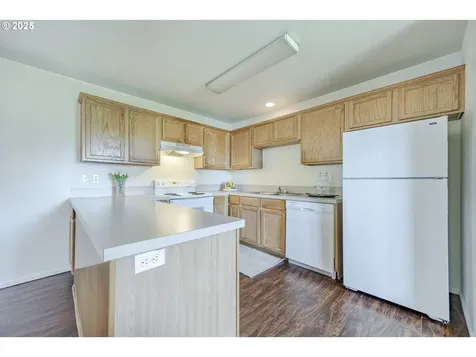 106/108 S 72nd Street Springfield OR 97478