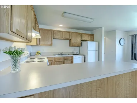 106/108 S 72nd Street Springfield OR 97478