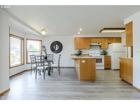7324 B Street Springfield OR 97478