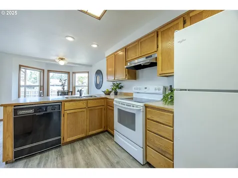 7324 B Street Springfield OR 97478