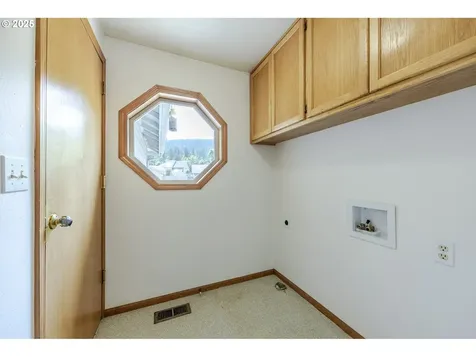 7324 B Street Springfield OR 97478