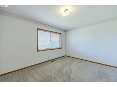 7324 B Street Springfield OR 97478