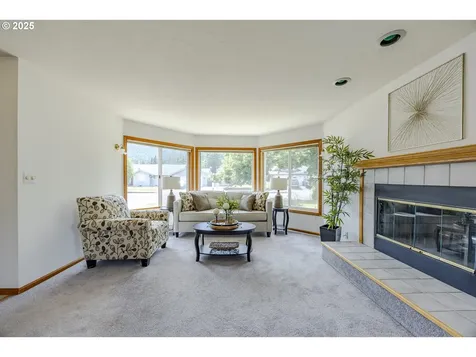 7324 B Street Springfield OR 97478