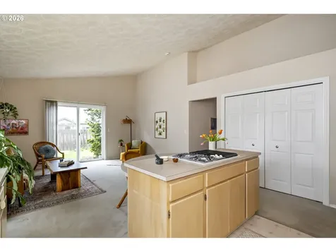 1747 NE Gertz Road Portland OR 97211