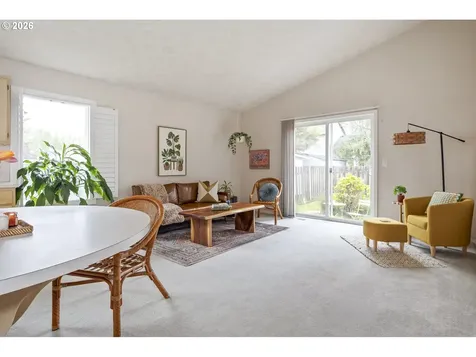 1747 NE Gertz Road Portland OR 97211