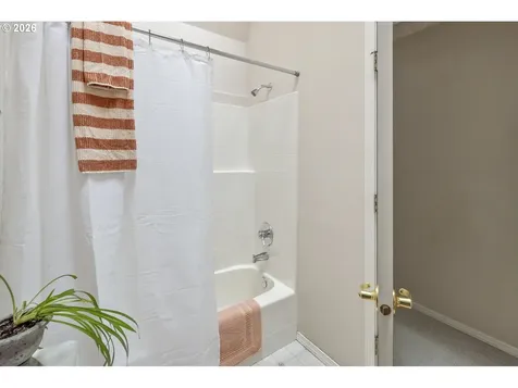 1747 NE Gertz Road Portland OR 97211