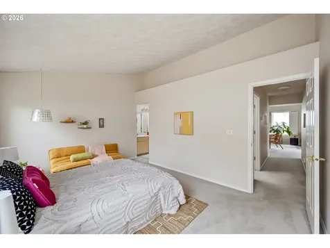 1747 NE Gertz Road Portland OR 97211