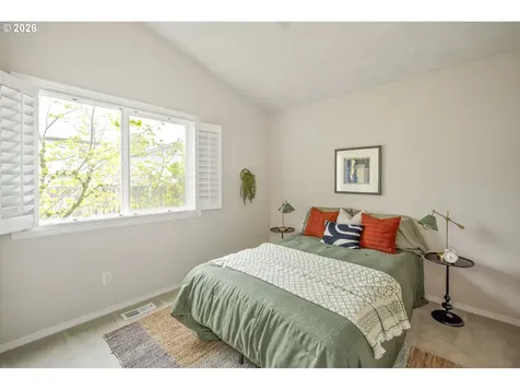 1747 NE Gertz Road Portland OR 97211