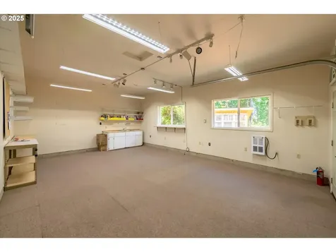 4324 Forsythia Street Springfield OR 97478